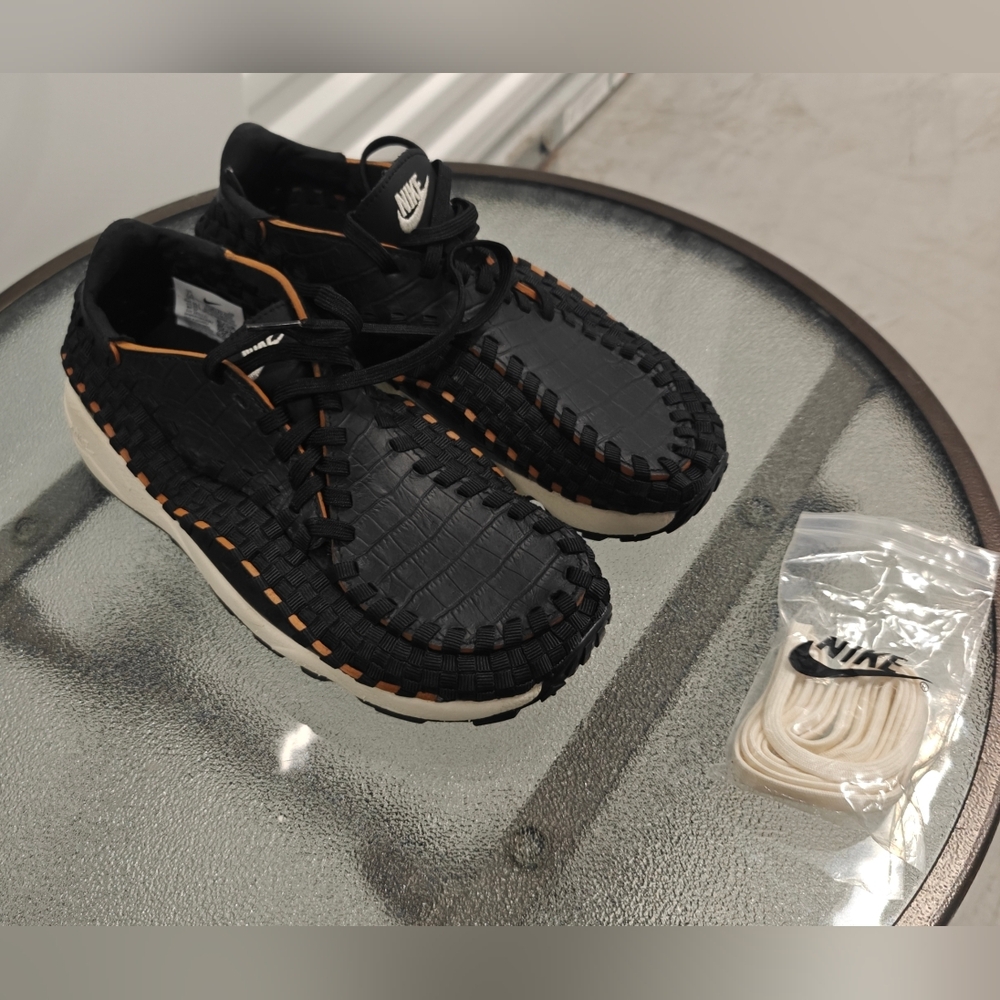 Size 7.5 - Nike Air Footscape Woven Black Croc W